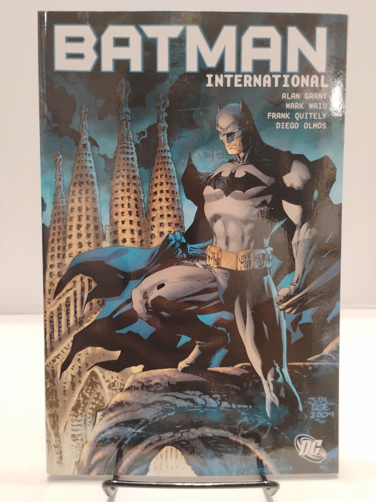 DC Comics Batman: International (2010)-TPB-Trade Paperback