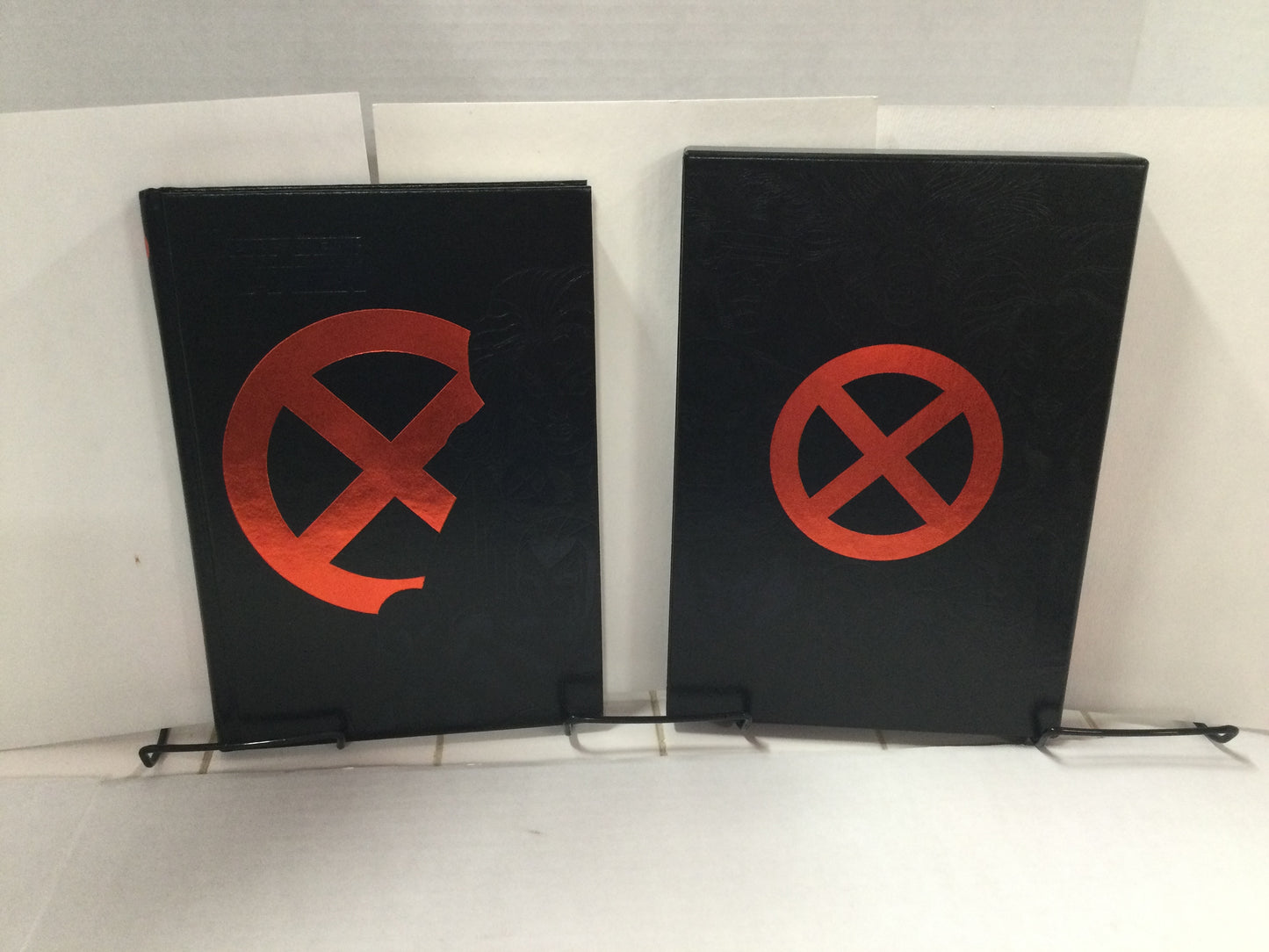 THE VERY BEST OF THE X-MEN H.C. WITH SLIPCASE signed by Chris Claremont