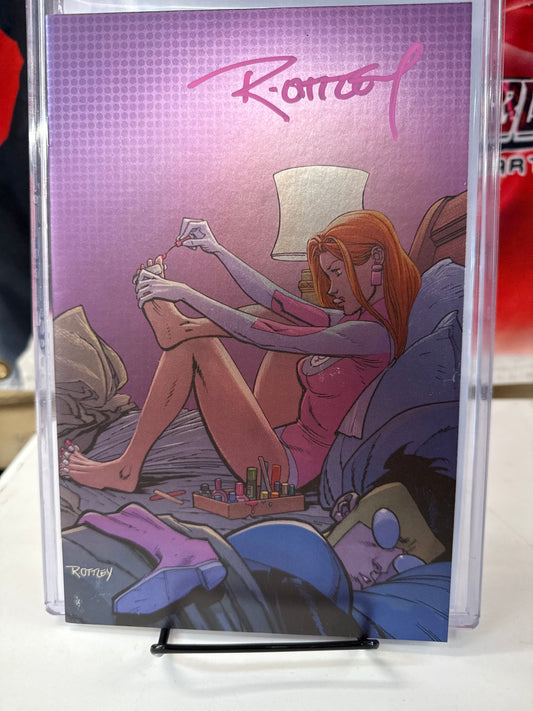 Invincible #2 SDCC VIRGIN EDITION SIGNED by Ottley (pink Ink)