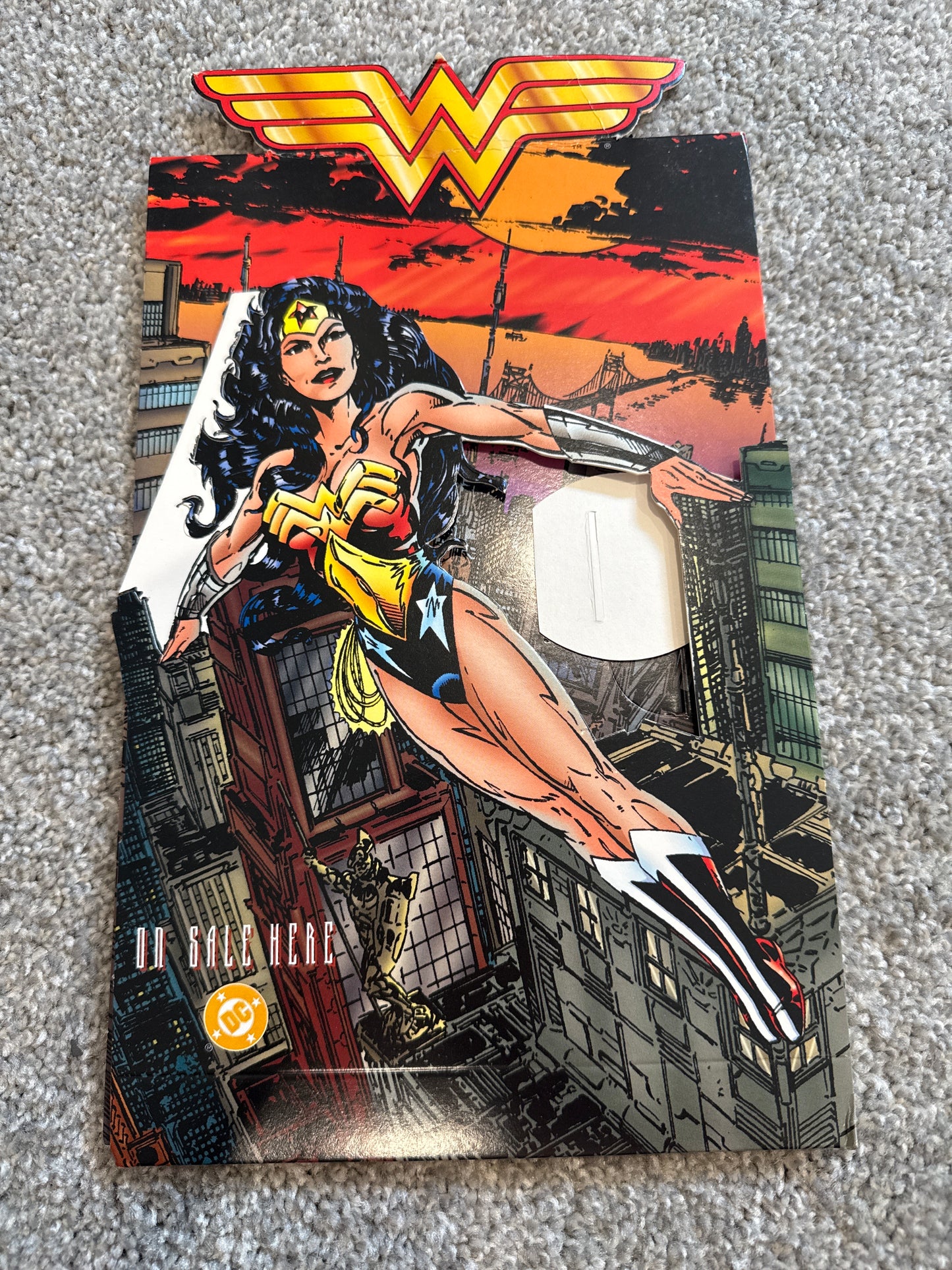 Wonder Woman 1995 Tabletop DC Comic Book Store Promotional Display Standee