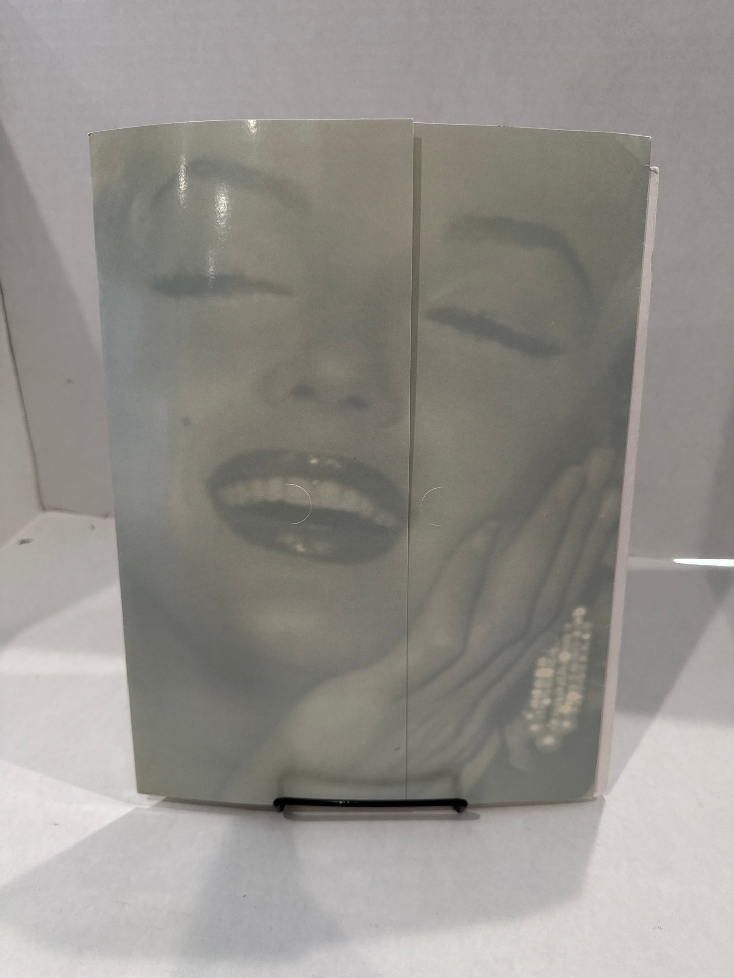 MARILYN MONROE 1993 SPORTS TIME PROMO CARD #P GOLD FACSIMILE SIGNATURE