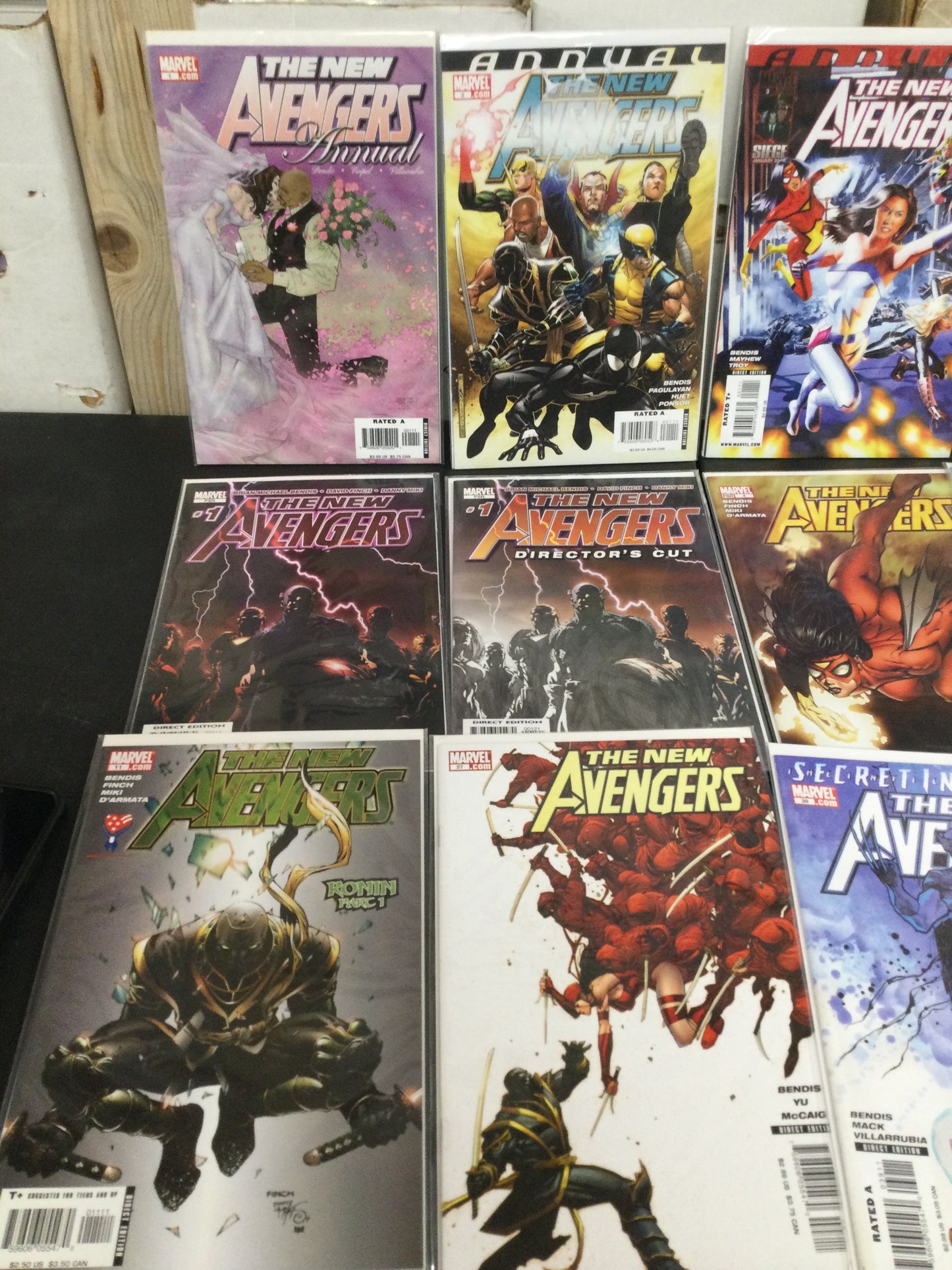 New Avengers Vol. 1 Lot of 68 Comic Books - Issues 1-64 +1 shot +Annual 1-3