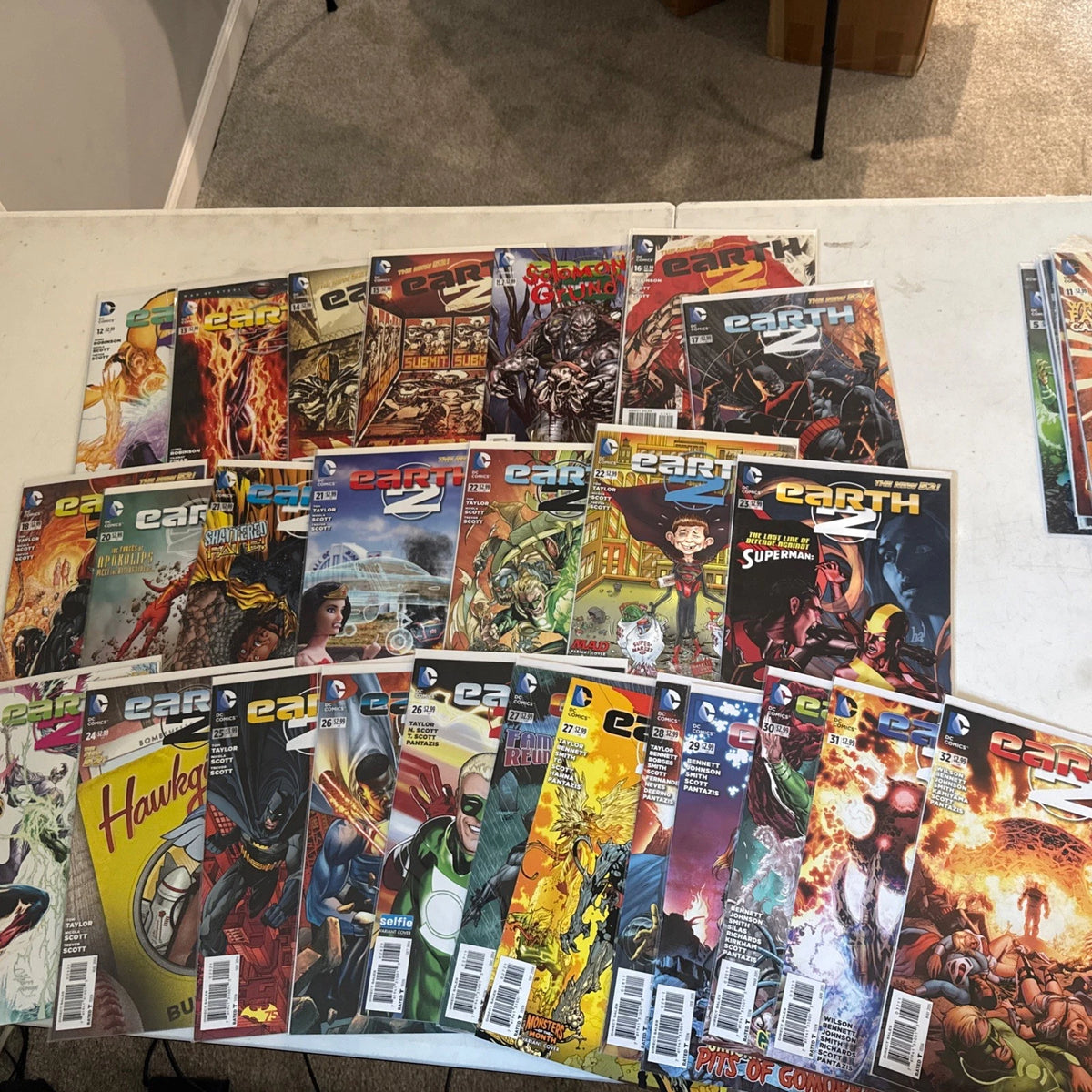 Earth 2 0-32 (missing #19) +15.2 Annual 1-2 +Future’s End Complete Set