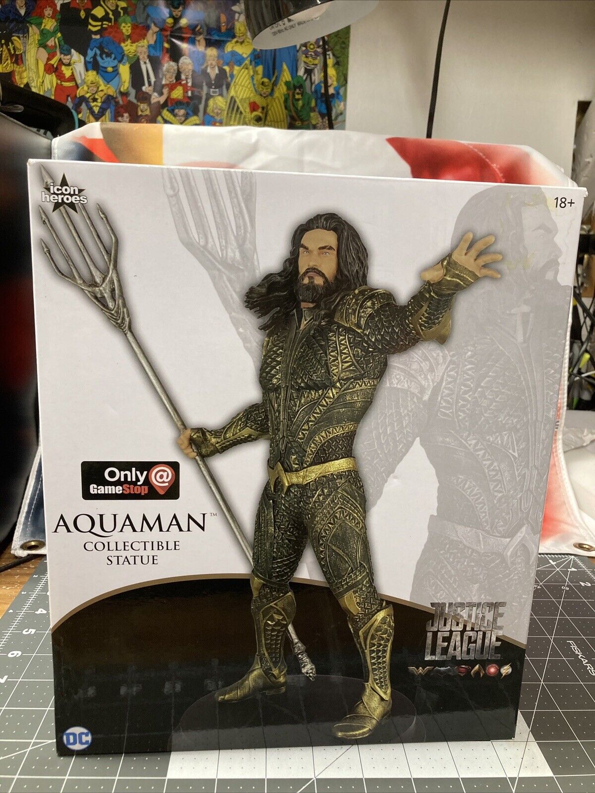 Icon Heroes DC Comics Justice League Movie Aquaman Statue Game Stop limited and numbered with COA